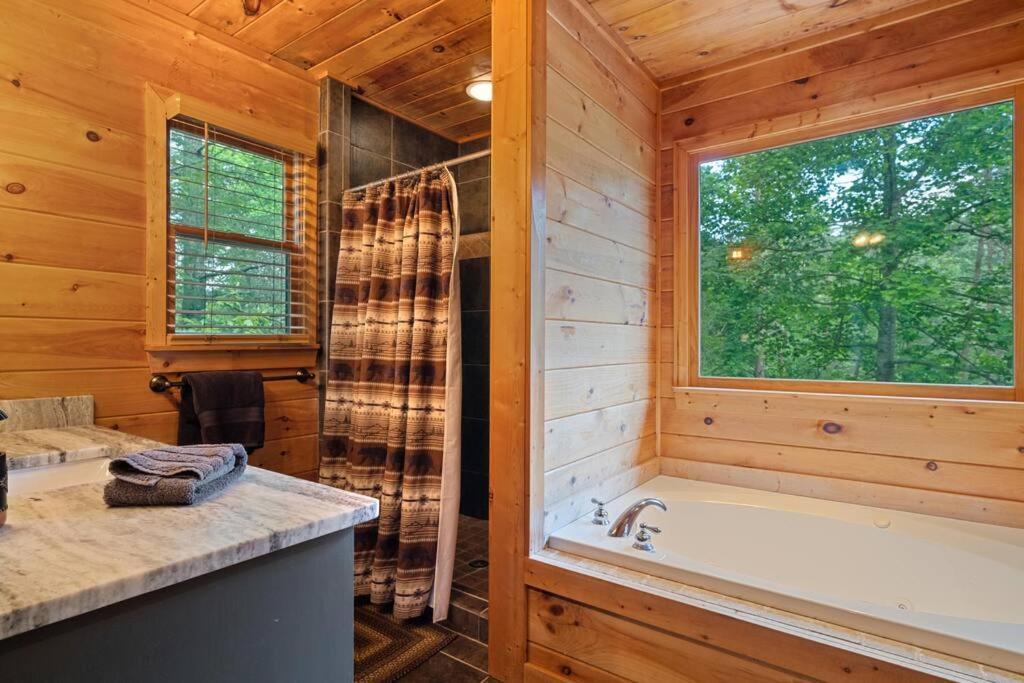 Lakeside Retreat Hot Tub Fishing Hiking Ellijay Exterior photo